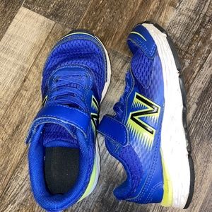 New Balance Boys (5-7 Years of Age) Size 11